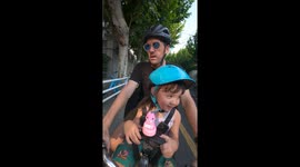 Dad dodges daughter’s chocolate plea on bike ride — 5.4M views