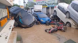 Thailand floods leave destruction as death toll reaches 170