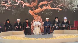Pope Leo XIV meets Muslim and Christian leaders in Beirut (4)