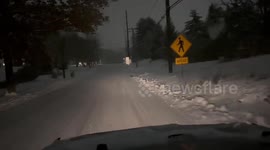 US: Snow Hits St. Louis, Blanketing Roads