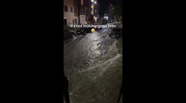 'It's not looking good brev': Man gives hilarious commentary on severe street flooding in London