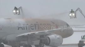 US Weather: Freezing Conditions At Rochester Airport / 1