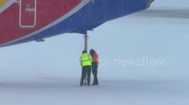 US Weather: Freezing Conditions At Rochester Airport / 2