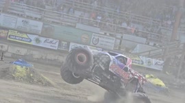 Monster truck 'The Veteran' snaps wheel off after massive jump at Kitsap Fairgrounds