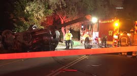 US, Los Angeles: Beverly Hills Overturned Vehicle Closes Mulholland Drive for Hours