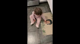 Baby Sees Father in Lionel  Richie Bath Rug