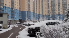 First snow of winter falls in St Petersburg, Russia