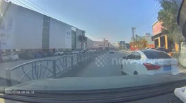 Vehicle crashes into road barrier in Fujian, China