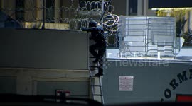 US, Los Angeles: North Hollywood SWAT Team Search Rooftops