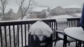 Snowstorm blankets Richmond, Kentucky — homes and streets disappear under fresh snow