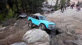 US: 4x4 Club Tackles Brutal Slick Rock Route In California Adventure