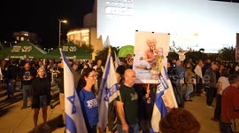 Israelis rally in Tel Aviv against Netanyahu pardon, demand resignation