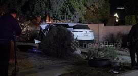 US, Los Angeles: Northridge Physical Rescue Crash