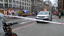 A major gas leak forces thousands to evacuate from the Blackfriars area in central London.