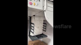 China: Shandong teacher shows duplicator printing multiple sheets per second, shocking viewers