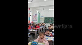 China: Kindergarten Kids Turn Eye Exercises Into “Face Massage,” Leaving Teacher in Tears of Laughter