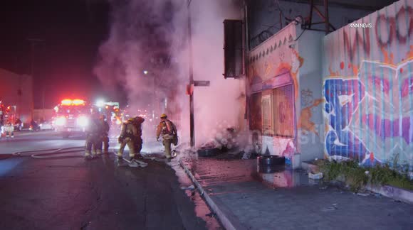 US, Los Angeles: Downtown Los Angeles Crews Battle Structure Fire - Buy ...