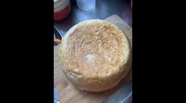 Homemade rice-cooker cake turns out unexpectedly tough in Jiangsu, China