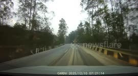 Vehicle crashes into unseen dirt mound at night in Guangxi, China