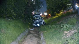 US, Los Angeles: Commerce Vehicle Flies Off Freeway