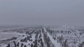 China: Prompt clearing efforts begin amid season's first snowfall in northern China