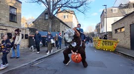 London Pantomime Horse Race: Unbelievable Car Collision!