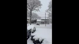 Long Island Sees First Measurable Snowfall Since February, 2 Inches Already Recorded in East Islip