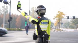 China: Robot traffic officer goes on duty in China's Zhejiang