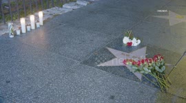 US, Los Angeles: Hollywood Memorial Forms at Rob Reiner ’s Walk of Fame Star Overnight