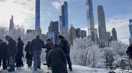 New York City Hit With Heavy Snow 1/5