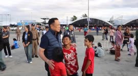 Thai PM visits evacuees amid ongoing border clashes