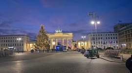 Germany: Pro-Israel Community Gathers at Brandenburg Gate on Hanukkah Following Sydney Attack
