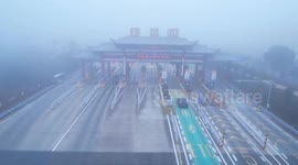 China: Dense fog leads to temporary traffic control expressways in Jiangxi