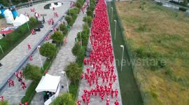 Hundreds join Santa Run in Mexico City