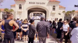Flowers laid at Bondi Beach memorial after deadly mass shooting in Sydney