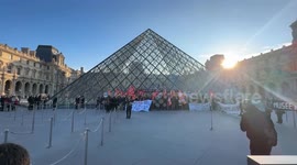 Louvre Museum staff go on strike in Paris