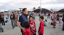 Thai PM visits evacuees amid ongoing border clashes