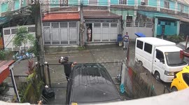 Thoughtful garbage collector jumps over gate to take homeowner's rubbish