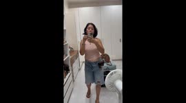 Tiny “pocket puppy” refuses to leave mum’s side—TikTok clip charms viewers