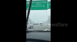 US: Heavy Snowfall on Southern State Parkway in Valley Stream, NY