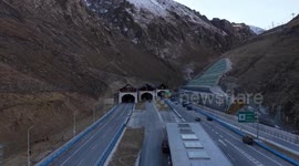 China: Key section of major trunk expressway in Xinjiang delivered