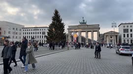 Germany: Berlin shows holiday crowds travel and street life ahead of Christmas