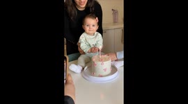 Baby’s cosy first‑birthday celebration melts hearts—TikTok clip hits 29.8M views