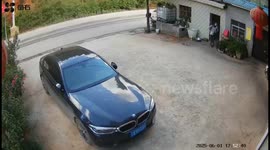 Unexpected pressure cooker explodes in Yunnan, China