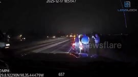 US: Truck Crashes Into Patrol Car During High-Stakes Traffic Stop