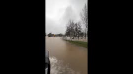 US: Heavy Rain from Winter Storm Triggers Flooding in Willits, California