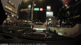 Taiwan: Knife and Smoke Grenades Attack at MRT Stations in Taipei 10