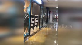 Argentina: Heavy Storm Floods Major Shopping Mall During Holiday Crowds In Buenos Aires