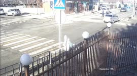 Driver hits schoolgirl on crosswalk and leaves scene in Kanevskaya, Russia