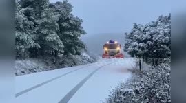 Spain: Snow Forces Road Crews Into Action As Yellow Alert Declared In Spain